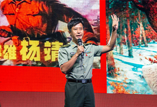 “雷锋班”班长吴锡有为beat3652024级新生作入学教育专题报告
